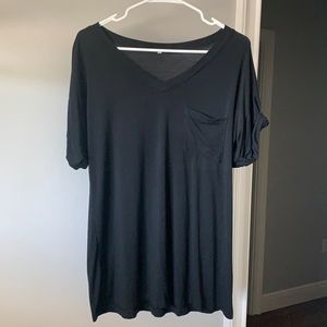 Black V-neck Pocket Tee size M